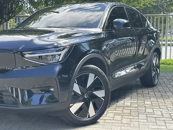 Volvo C40 Recharge - Imagem 2