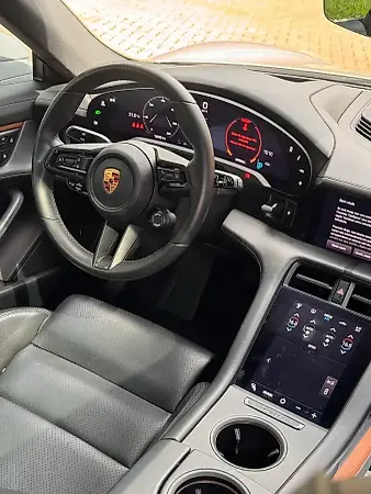 Porsche Taycan - Imagem 12