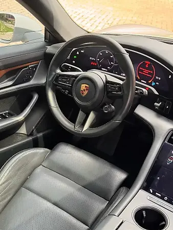 Porsche Taycan - Imagem 11