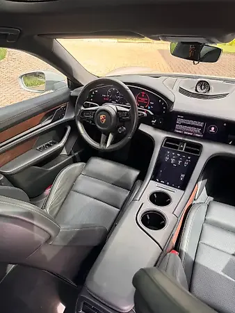 Porsche Taycan - Imagem 19