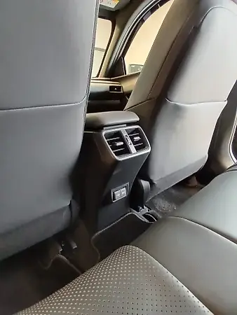 Lexus Ux 300e - Imagem 18