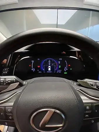 Lexus Nx 450h+ - Imagem 17