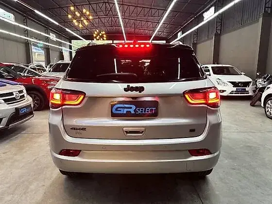 Jeep Compass 4xe Plug-in Hybrid - Imagem 7