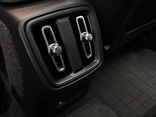 Volvo XC40 - Imagem 14