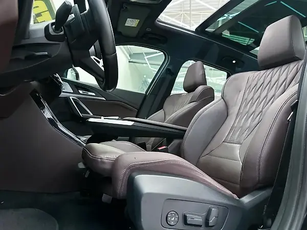 BMW IX1 - Imagem 12