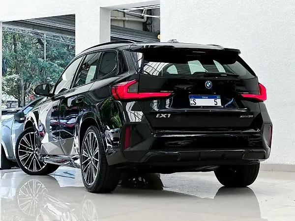 BMW IX1 - Imagem 17
