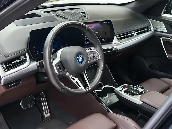 BMW IX1 - Imagem 20