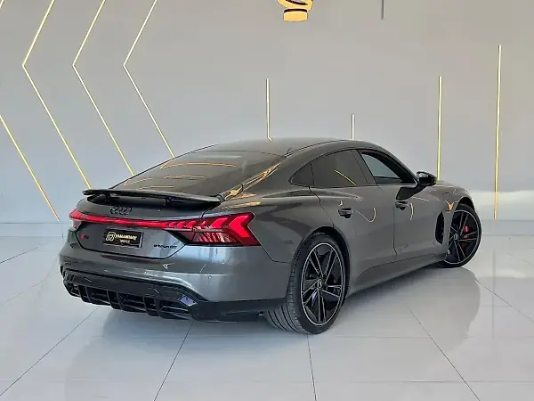 Audi E-tron  GT - Imagem 2