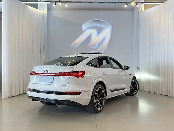 Audi E-tron S Sportback - Imagem 9