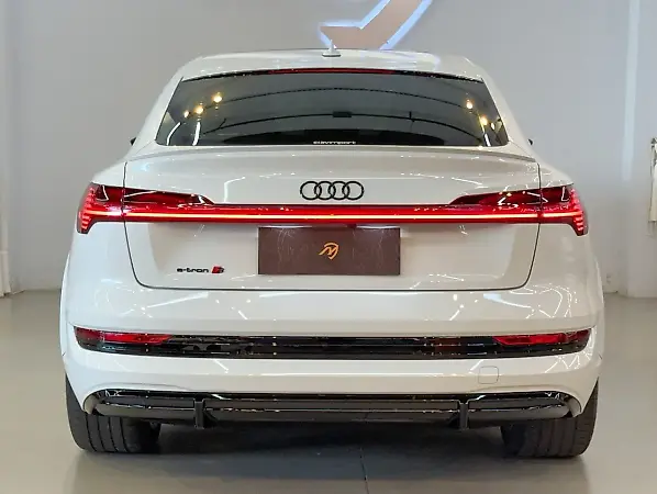 Audi E-tron S Sportback - Imagem 12