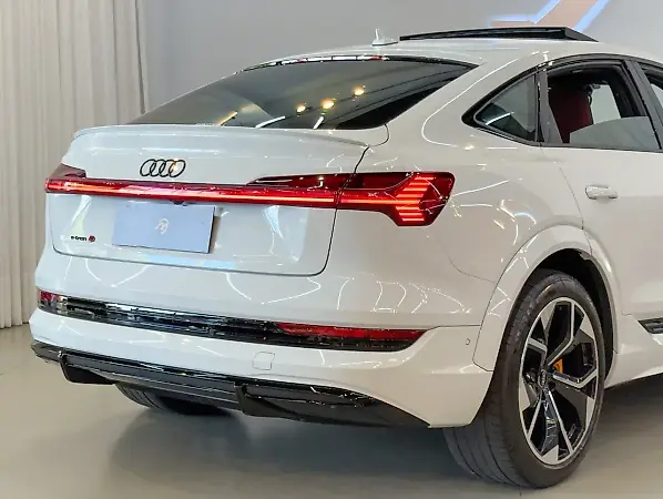 Audi E-tron S Sportback - Imagem 10