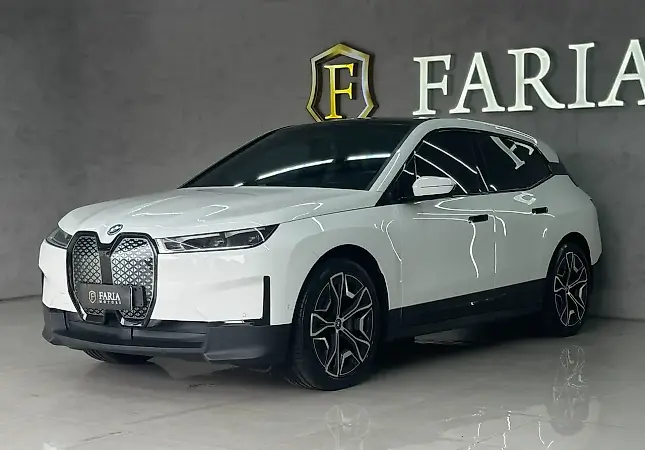 BMW Ix - Imagem 4