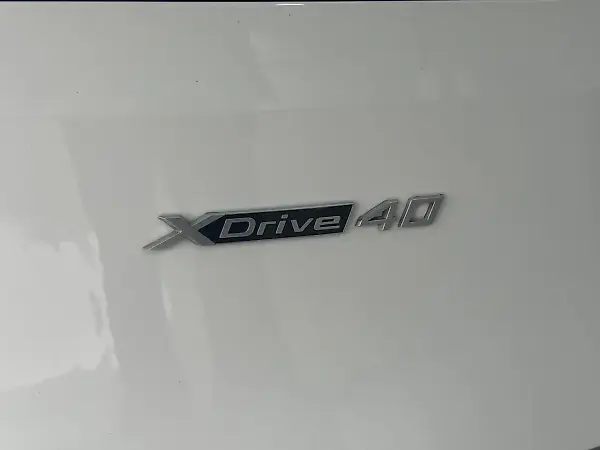 BMW Ix - Imagem 12