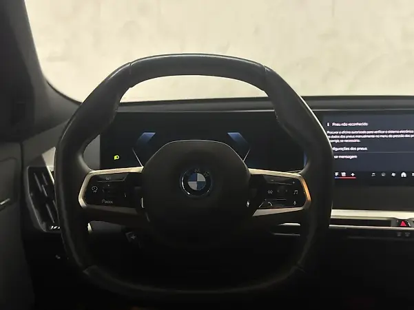 BMW Ix - Imagem 14