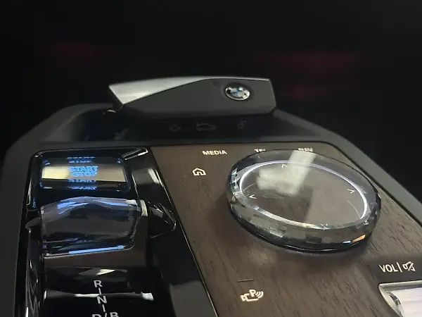 BMW Ix - Imagem 13
