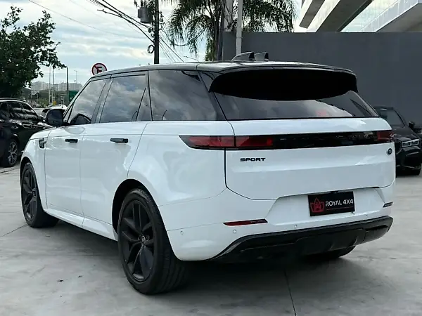 Land Rover Range Rover Sport Plug-in Hybrid - Imagem 6