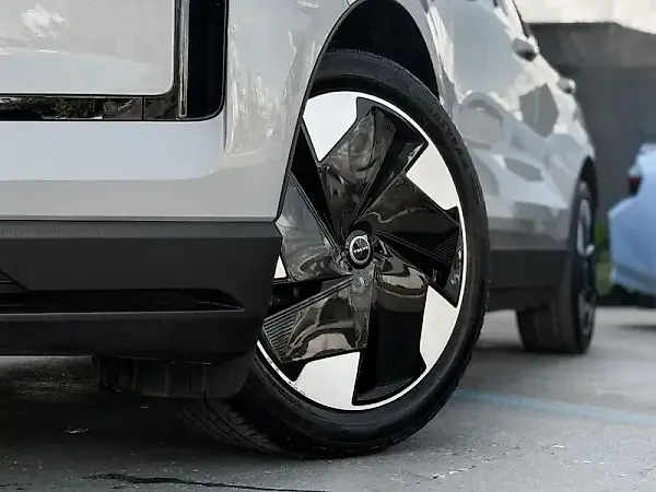 Volvo EX30 - Imagem 14