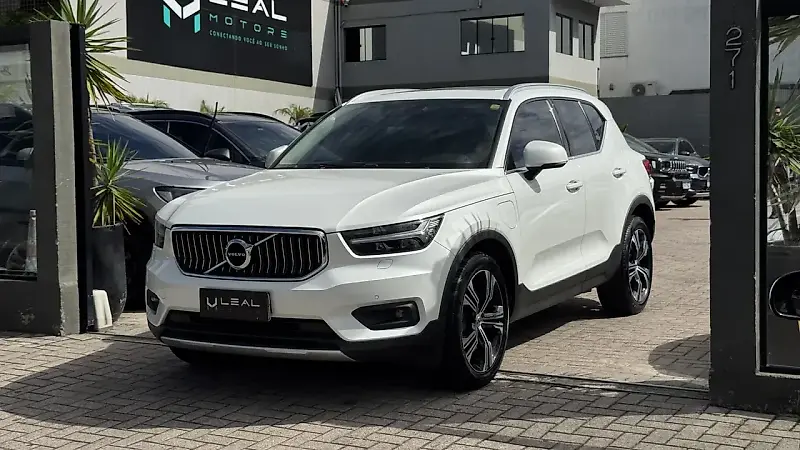 Volvo XC40 Recharge Plug-in Hybrid - Imagem 1