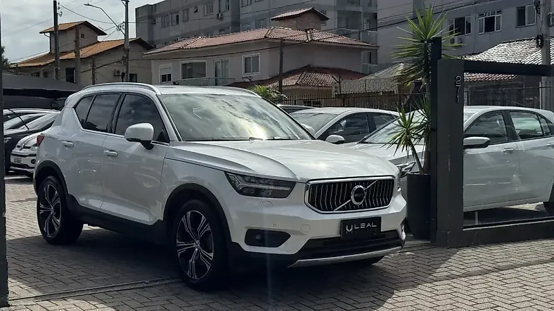 Volvo XC40 Recharge Plug-in Hybrid - Imagem 3