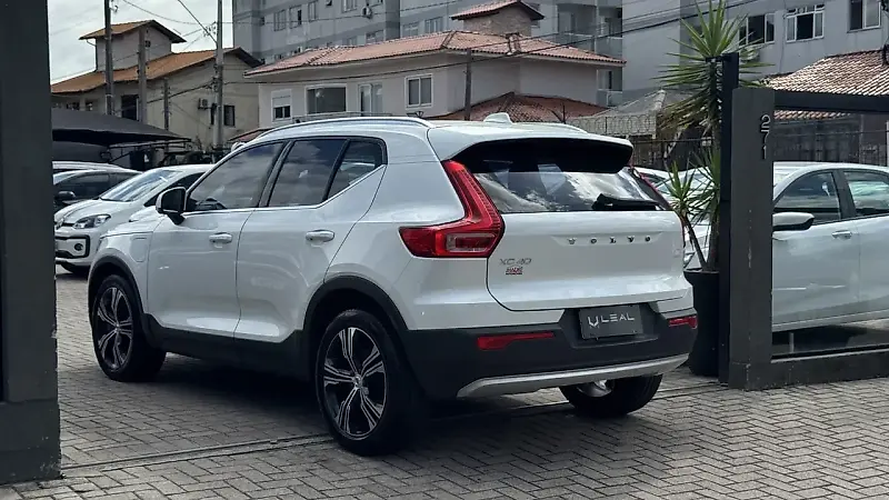 Volvo XC40 Recharge Plug-in Hybrid - Imagem 4