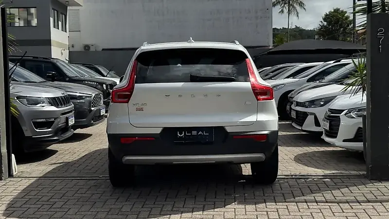 Volvo XC40 Recharge Plug-in Hybrid - Imagem 5