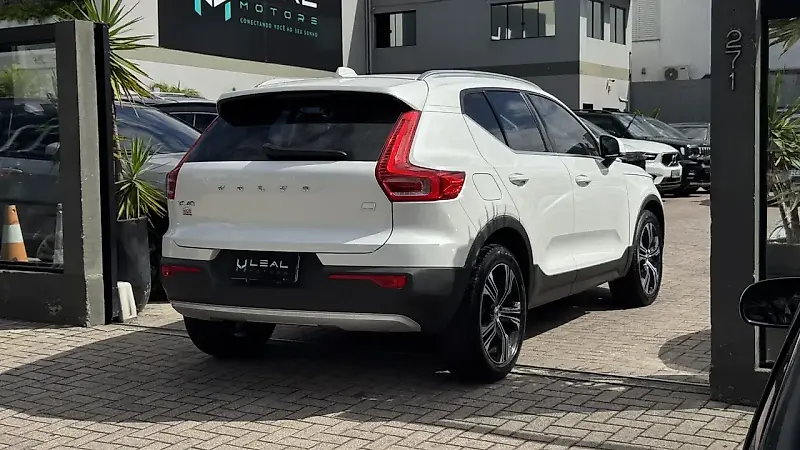 Volvo XC40 Recharge Plug-in Hybrid - Imagem 6
