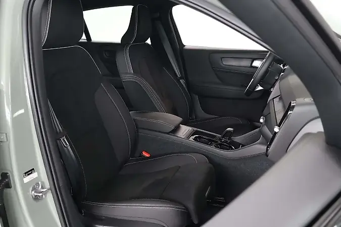 Volvo C40 Recharge - Imagem 17