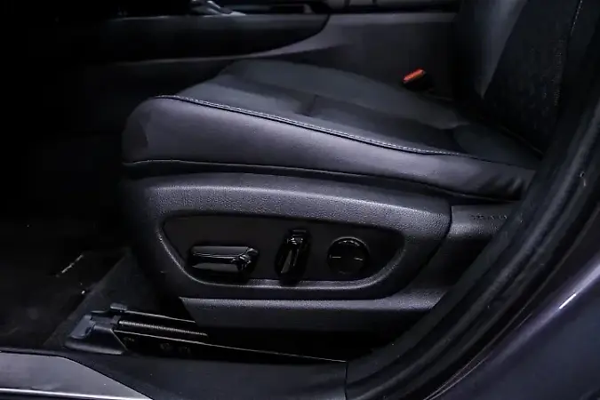 Lexus Ux 300e - Imagem 7