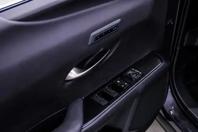 Lexus Ux 300e - Imagem 12