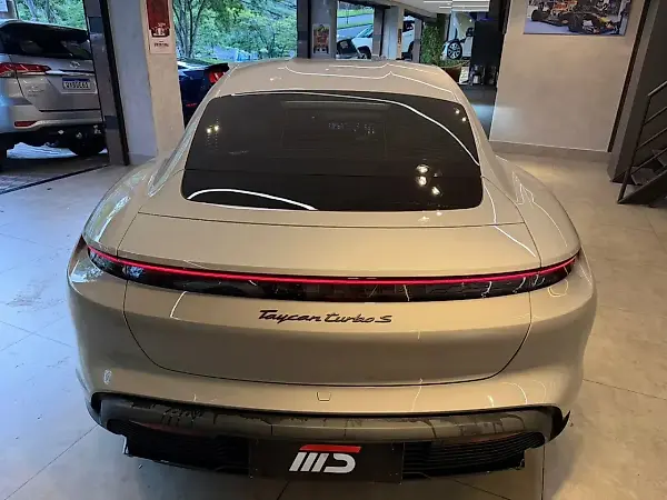 Porsche Taycan - Imagem 5