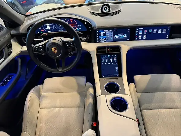 Porsche Taycan - Imagem 11