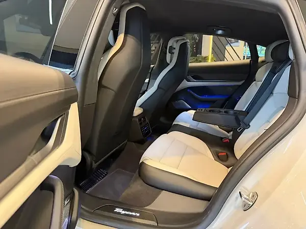 Porsche Taycan - Imagem 15