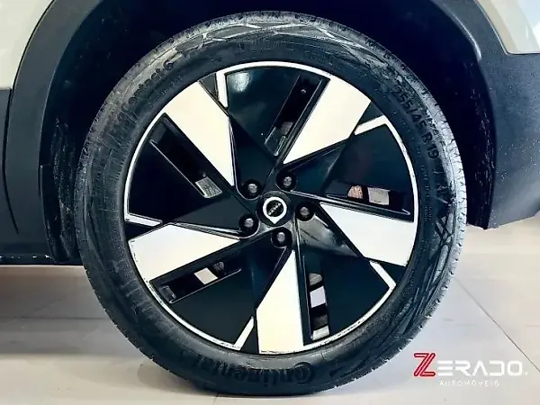 Volvo C40 Recharge - Imagem 14