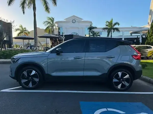 Volvo XC40 Recharge - Imagem 2