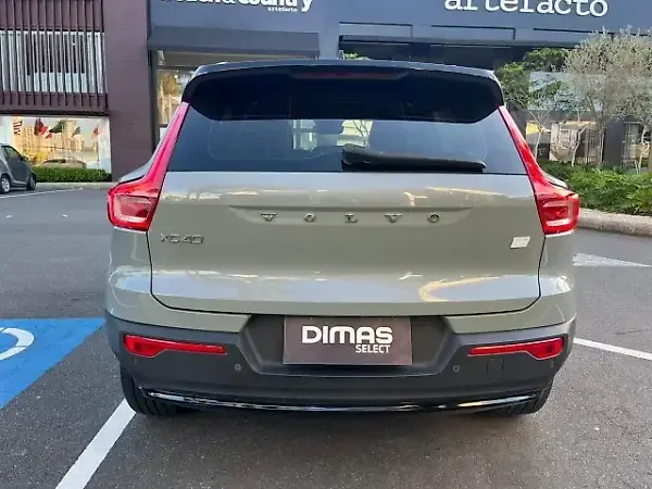 Volvo XC40 Recharge - Imagem 4