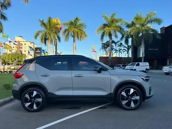 Volvo XC40 Recharge - Imagem 6