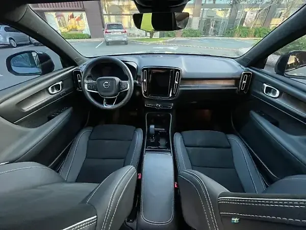 Volvo XC40 Recharge - Imagem 11