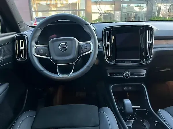 Volvo XC40 Recharge - Imagem 10