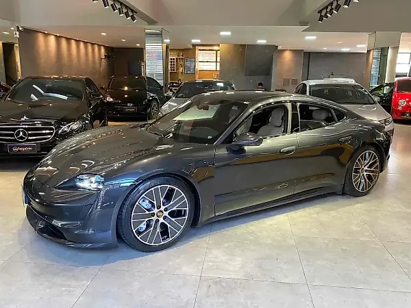 Porsche Taycan - Imagem 1