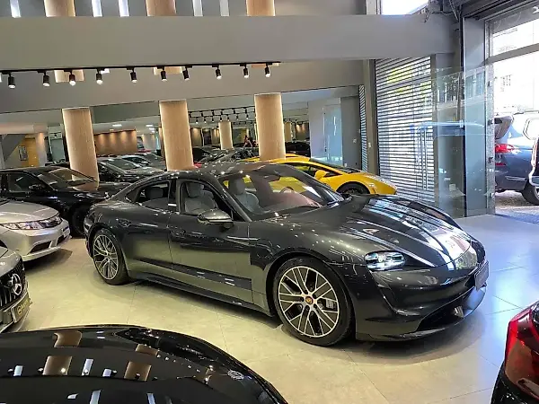 Porsche Taycan - Imagem 5