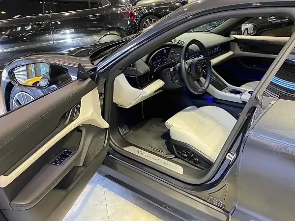 Porsche Taycan - Imagem 9