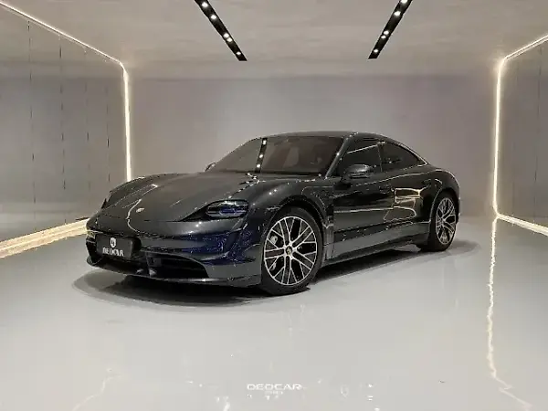 Porsche Taycan - Imagem 1