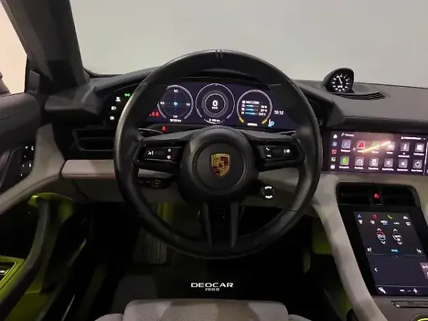 Porsche Taycan - Imagem 11