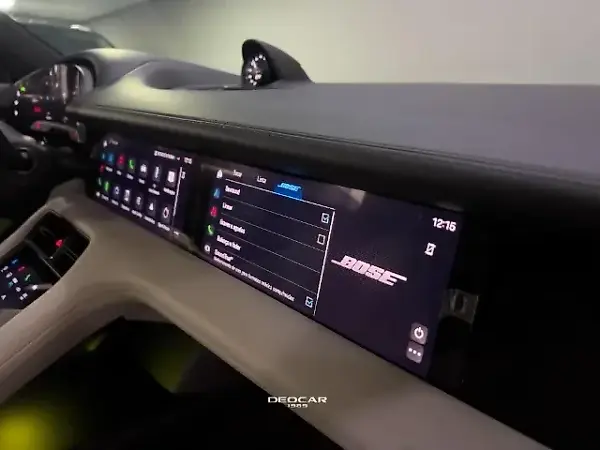 Porsche Taycan - Imagem 12