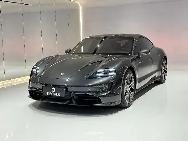 Porsche Taycan - Imagem 18