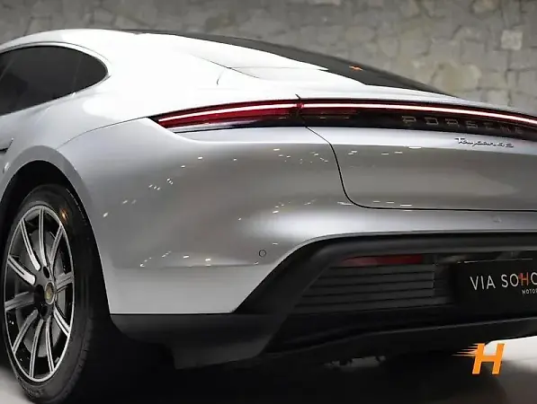 Porsche Taycan - Imagem 17