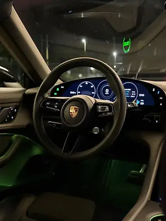 Porsche Taycan - Imagem 8