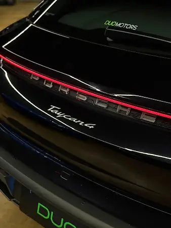 Porsche Taycan - Imagem 12