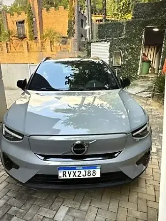 Volvo XC40 Recharge - Imagem 1