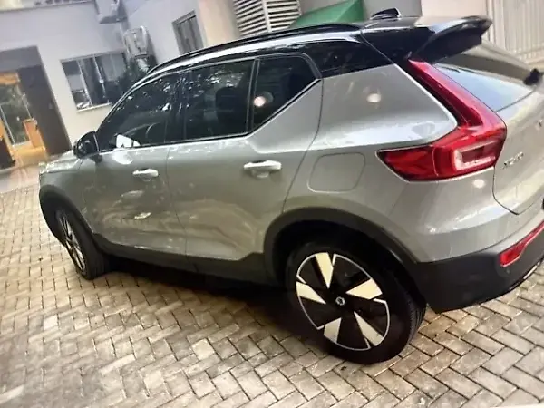 Volvo XC40 Recharge - Imagem 2